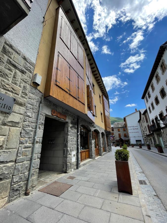 Dúplex, garaje y wifi en el centro de Biescas Exterior foto