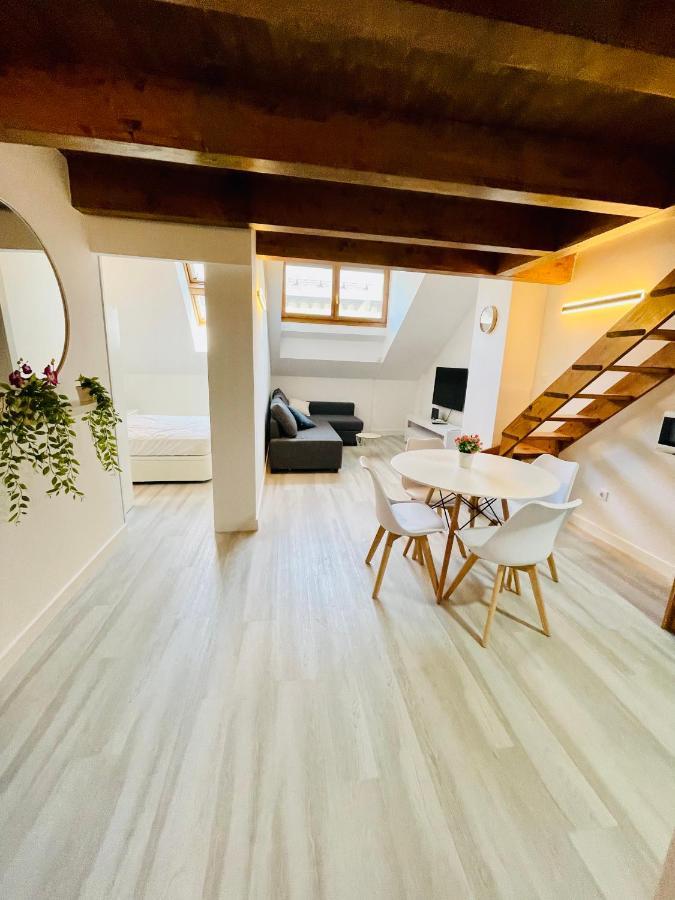 Dúplex, garaje y wifi en el centro de Biescas Exterior foto