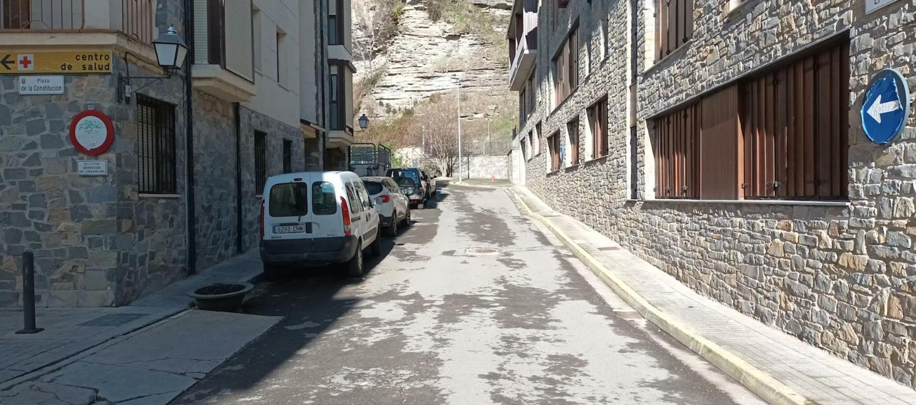 Dúplex, garaje y wifi en el centro de Biescas Exterior foto