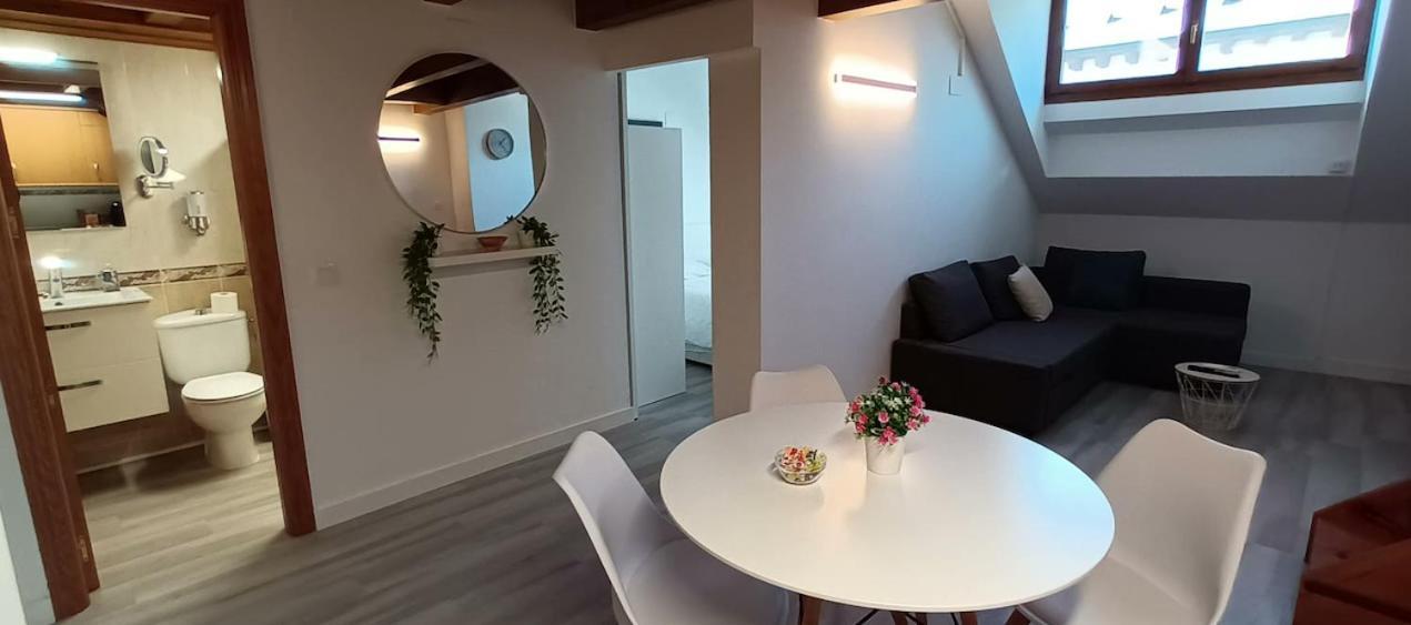 Dúplex, garaje y wifi en el centro de Biescas Exterior foto